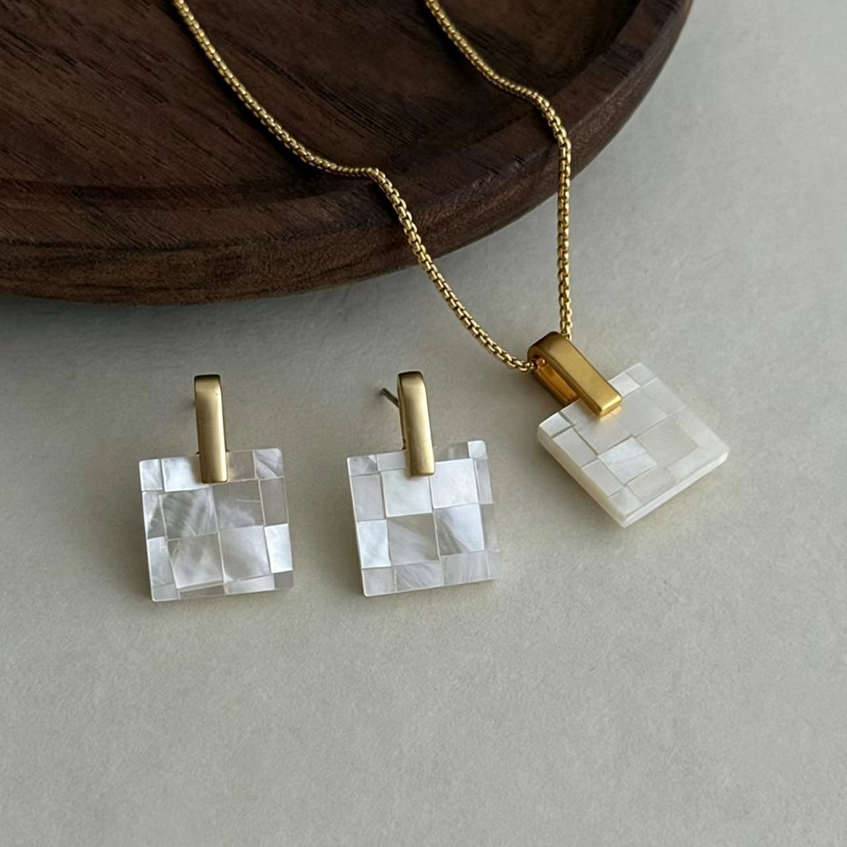 White Mother-of-Pearl Gold-Plated Earrings